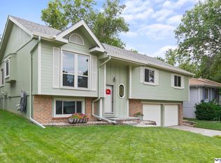 12821 Lillian St, Omaha, NE 68138