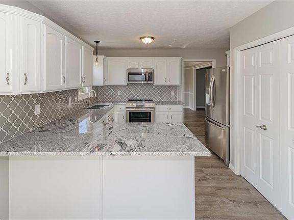 5th image of 5131 Kapok Dr