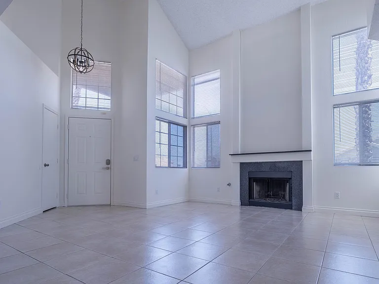 1143 Adelman Dr — Photo 3