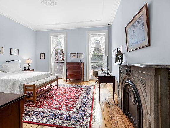 5th image of 87 Wyckoff St