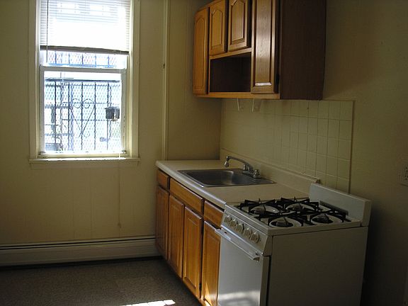 3rd image of 74 Hancock Ave APT 8
