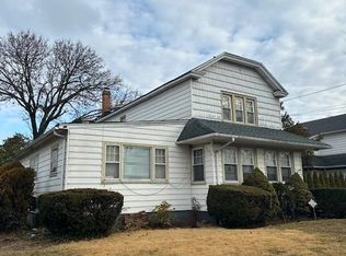 61 W Euclid St, Valley Stream, NY