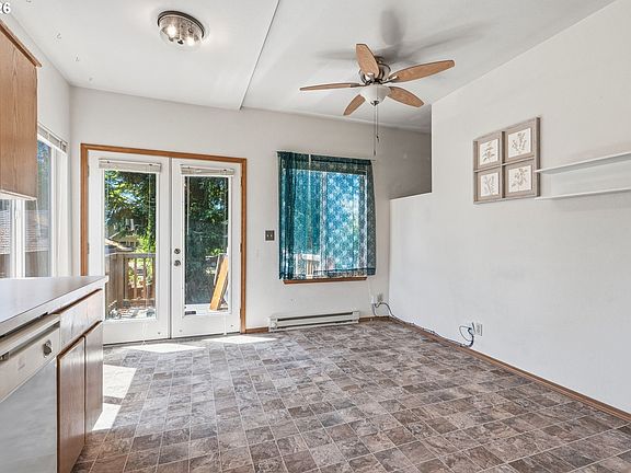 4th image of 2209 E St