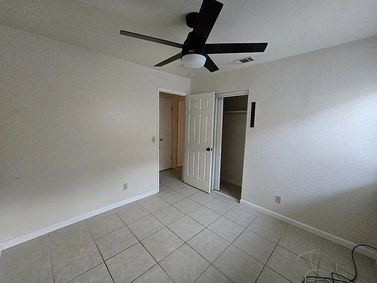 5128 Hereford Ct — Photo 8