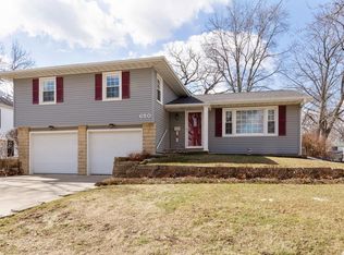 650 S 12th St, Marion, IA 52302