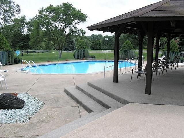 1st image of 333 Park Hill Dr