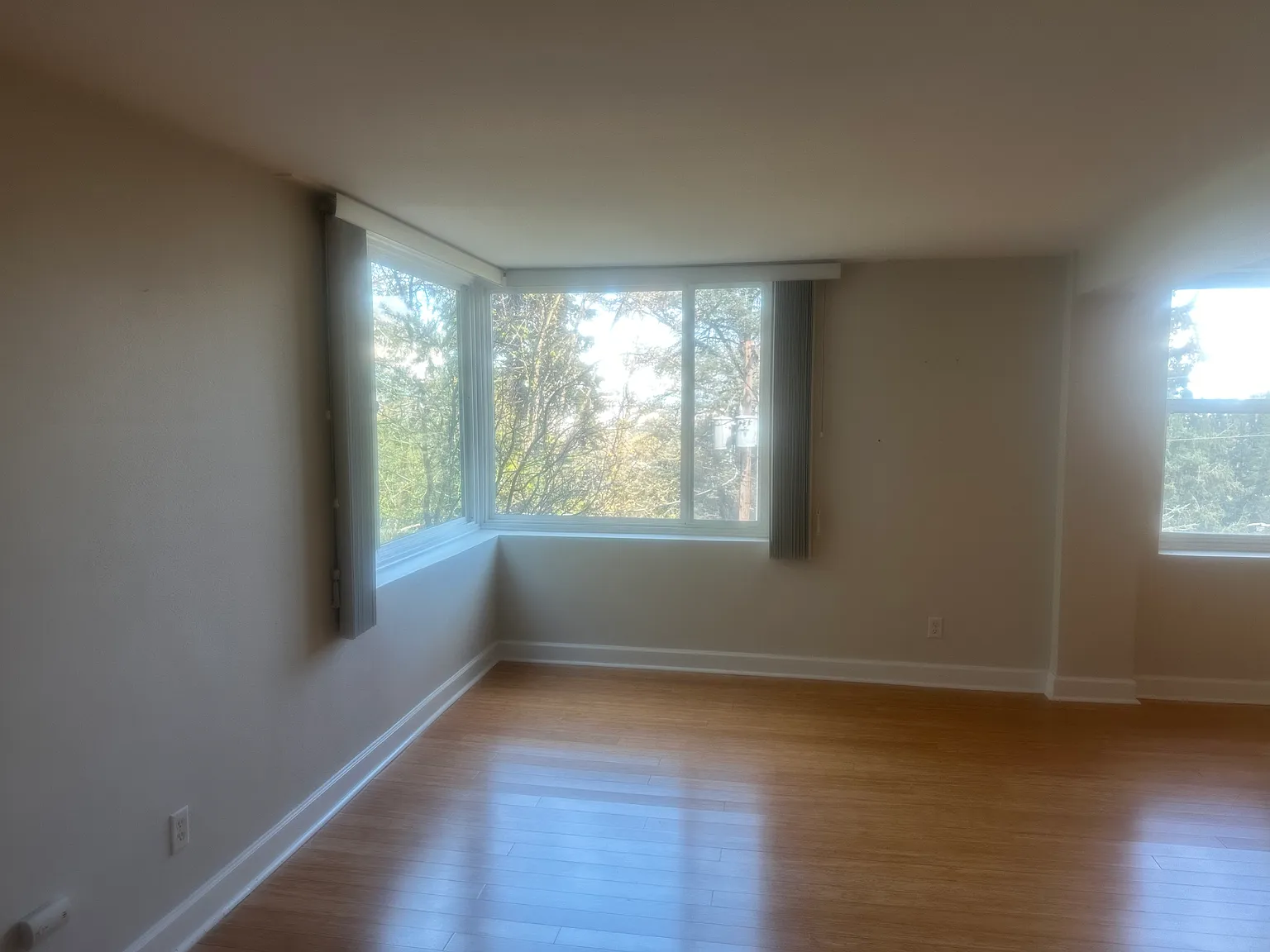 1205 SW Cardinell Dr Unit 403 photo 1