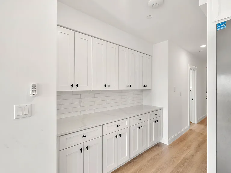 32 Munroe St #1 — Photo 10