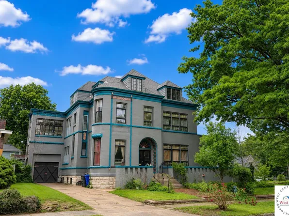 706 W 5th St, Sedalia, MO 65301