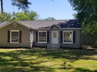 221 Lee Ln, Lufkin, TX 75904