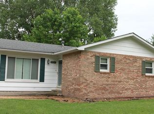 904 Coral Dr, Fairview Heights, IL 62208