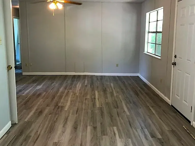 1200 Dulles Dr — Photo 2