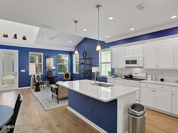 5th image of 378 Parrot Ln