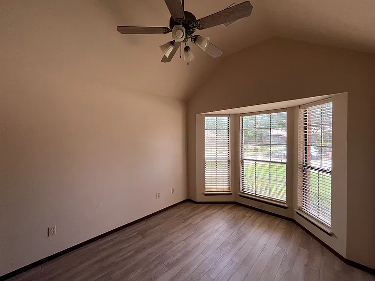 413 NW 143rd St — Photo 30