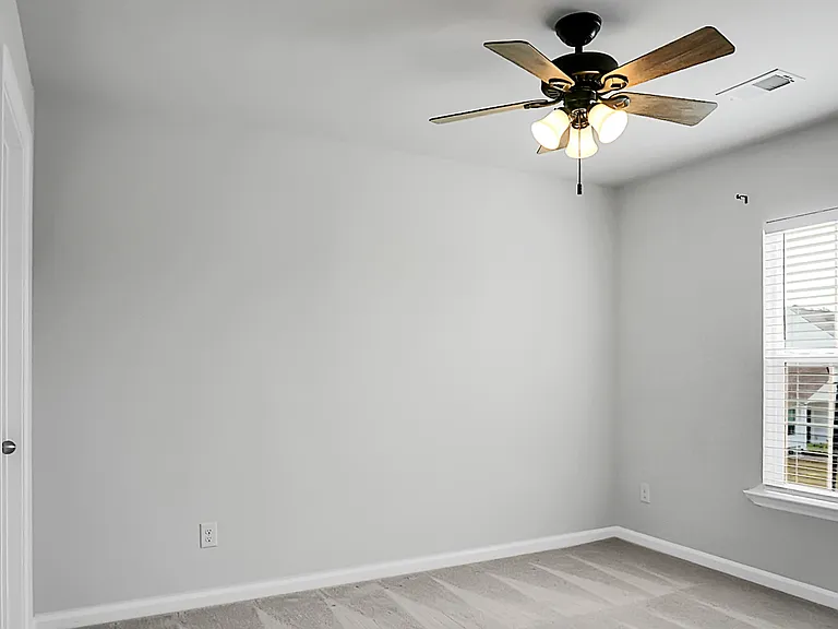 210 Daniels Creek Cir — Photo 38