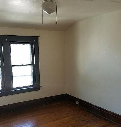 2nd image of 559 22nd St #3