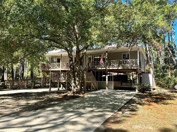 808 Irving Pl, Dauphin Island, AL 36528
