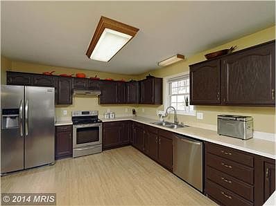 BRAND NEW stainless appliances in spacious kitchen