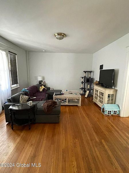 4th image of 601 Hudson Avenue