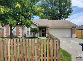 7102 SW Greenview Dr, Topeka, KS 66619