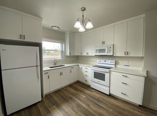 1115 N 2nd St #B, Silverton, OR 97381