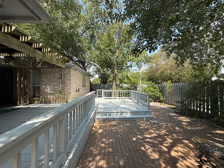8707 Sandstone Dr — Photo 28