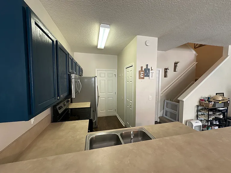 539 Hopewell Dr — Photo 6