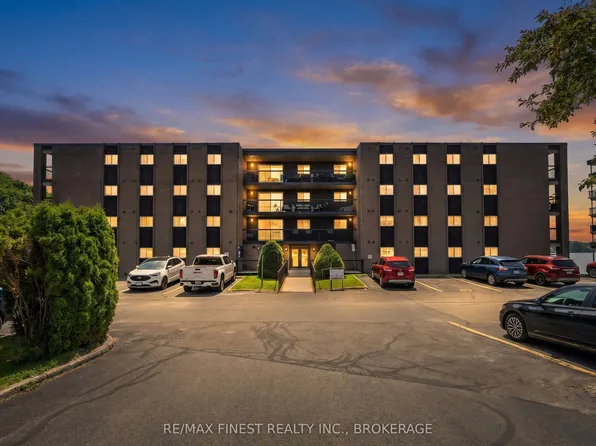 610 William St S #101, Gananoque, ON K7G 3A4