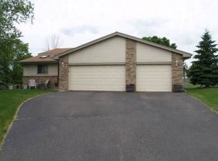 3813 Iris Cir, Burnsville, MN 55337