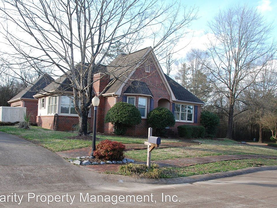 1st image of 148 Barker Ln NW