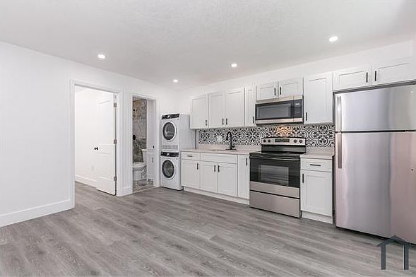 1st image of 6125 SW 40th Ct Unit 1