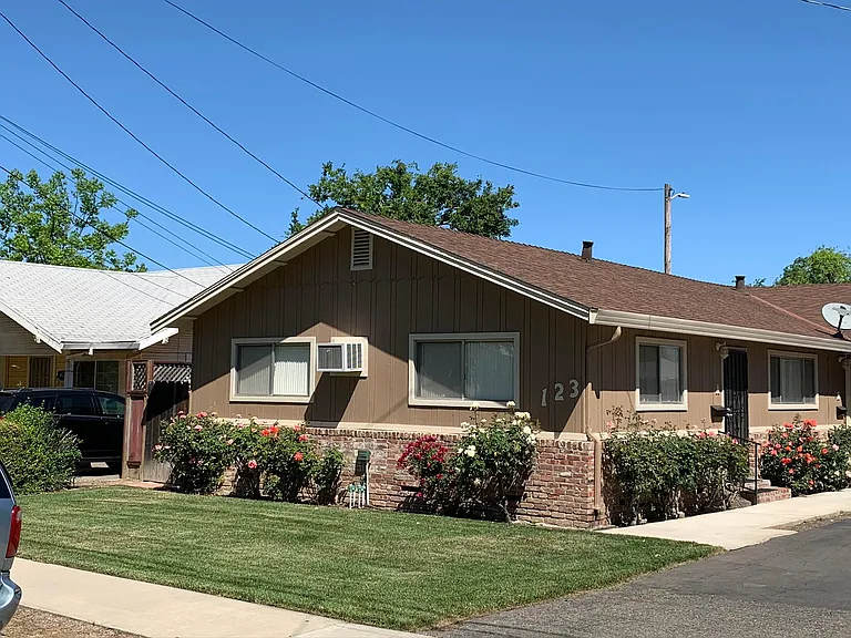 123 W Beverly Street View