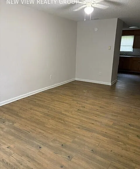 1119 Grady St — Photo 9
