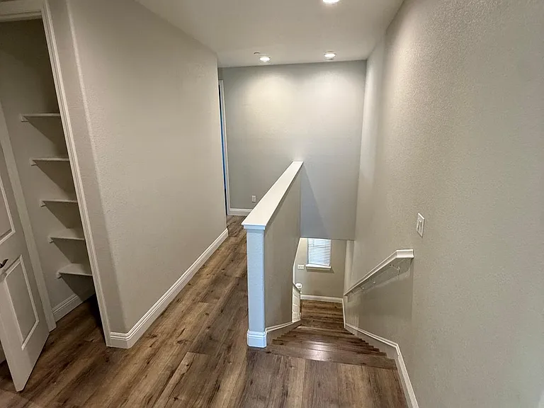 573 Addison Ct — Photo 28