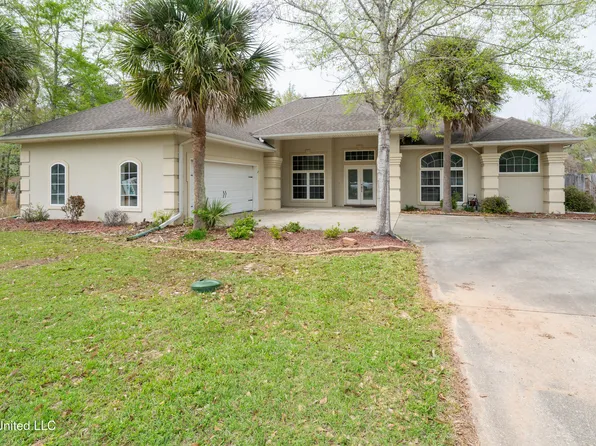 8356 Makiki Dr, Diamondhead, MS 39525