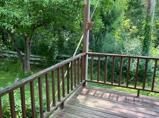 12 Dogwood Ln #2, Flint Hill, VA 22627