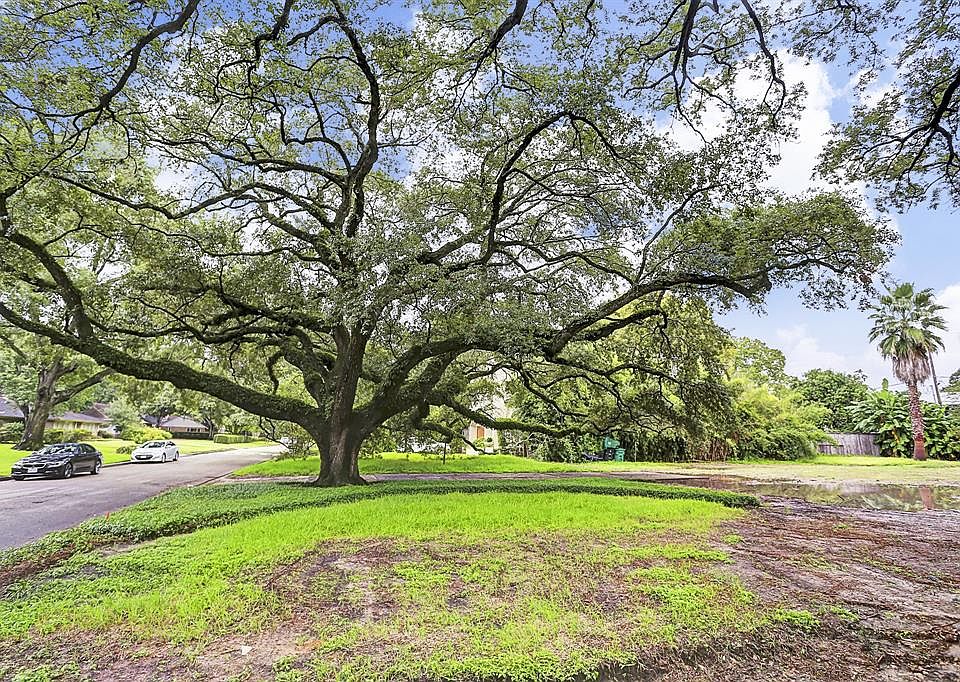 1st image of 2506 Blue Bonnet Blvd