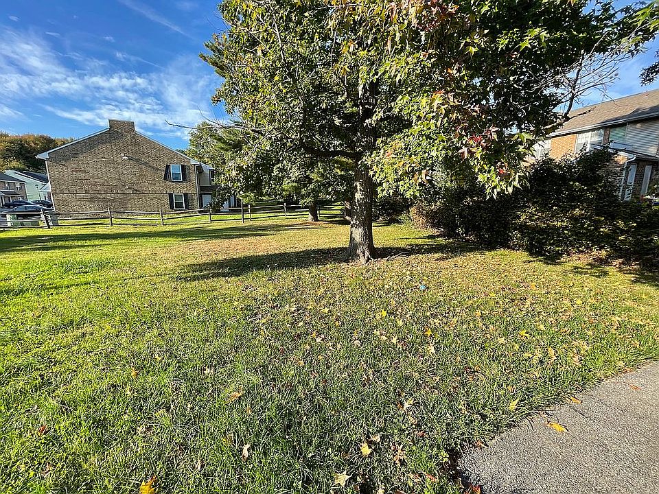 2nd image of 38 Marlborough Ct