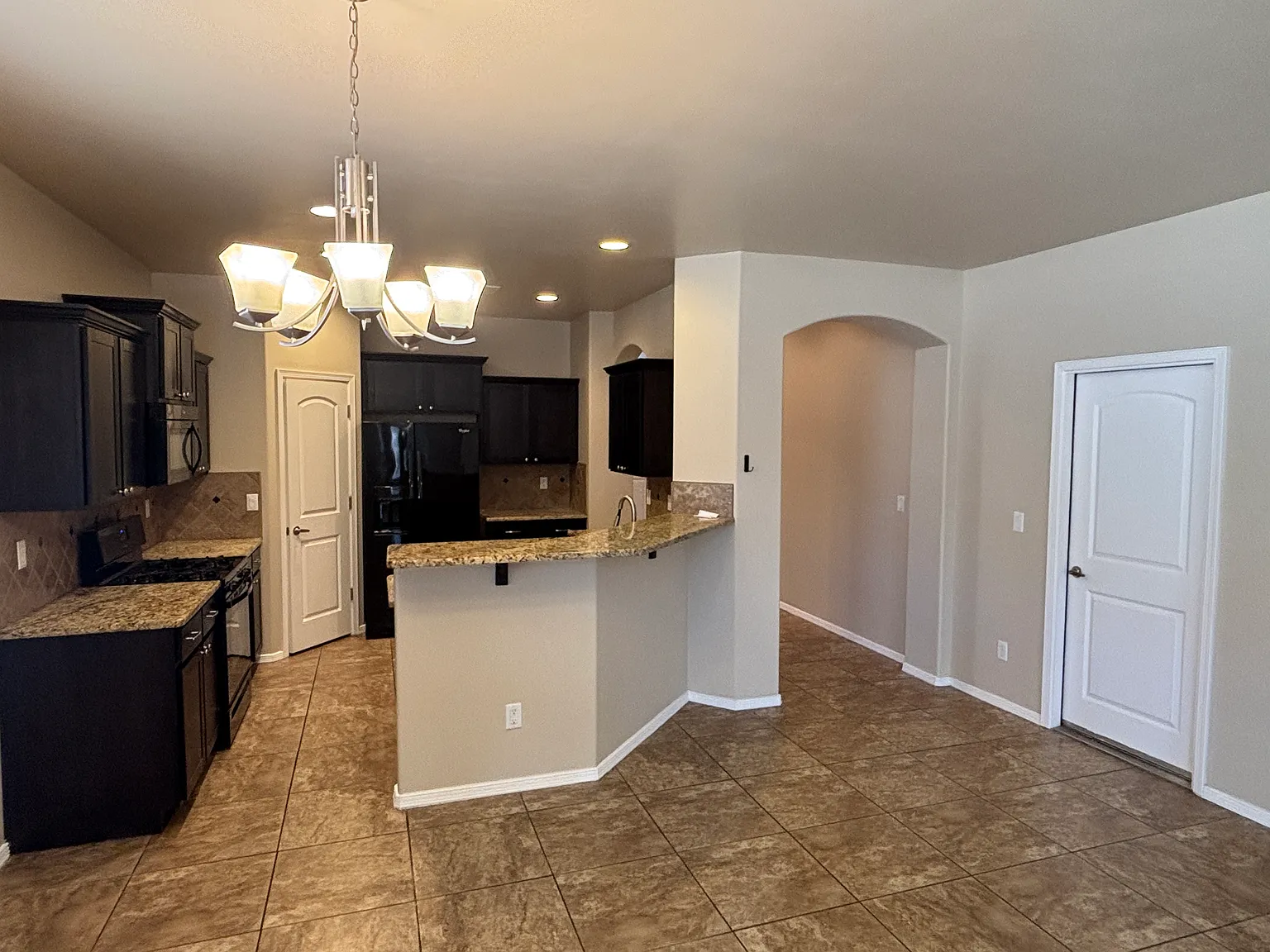 4 bed, 1848 sqft, $1,945 — Photo 4