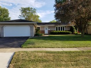 771 Pleasant Dr, South Elgin, IL 60177