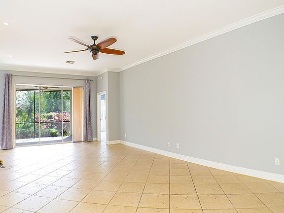 2nd image of 821 Vistana Cir