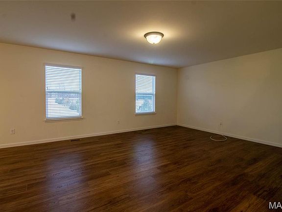 3rd image of 212 Pearl Vista Dr