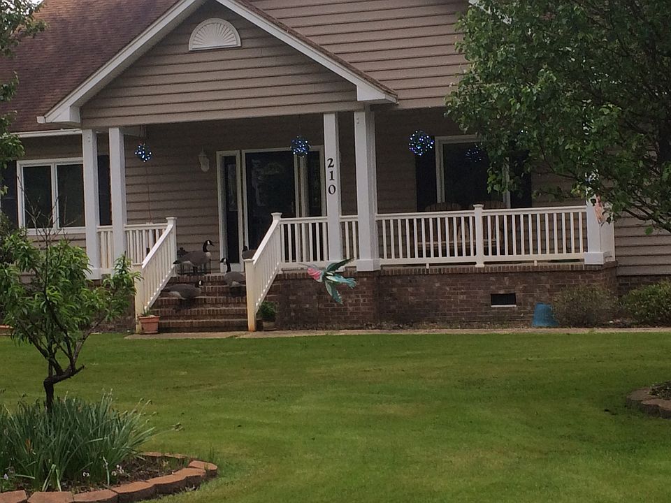 2nd image of 210 Brakewood Rd