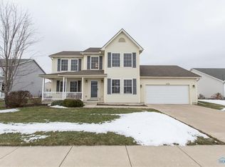 5725 Blue Grass Dr, Walbridge, OH 43465