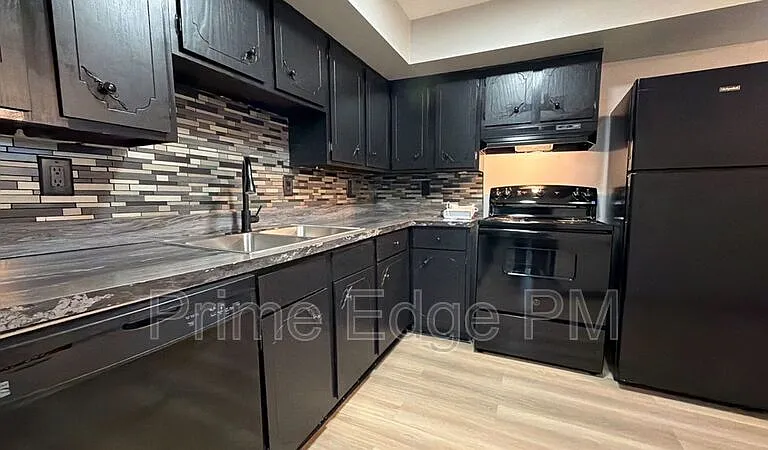 2532 T St #1 — Photo 1