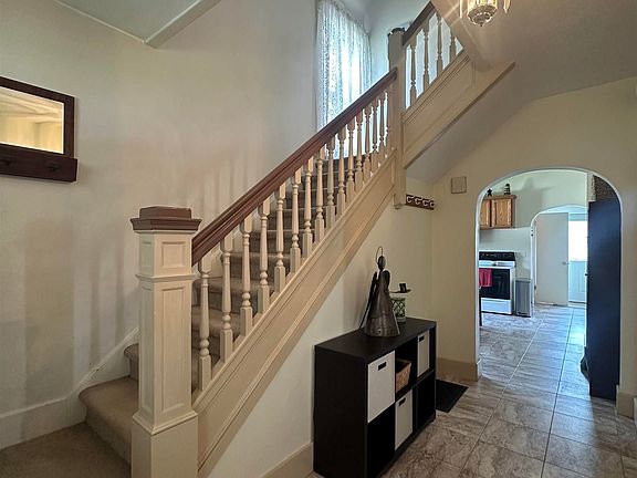 5th image of 834 S Leebrick St