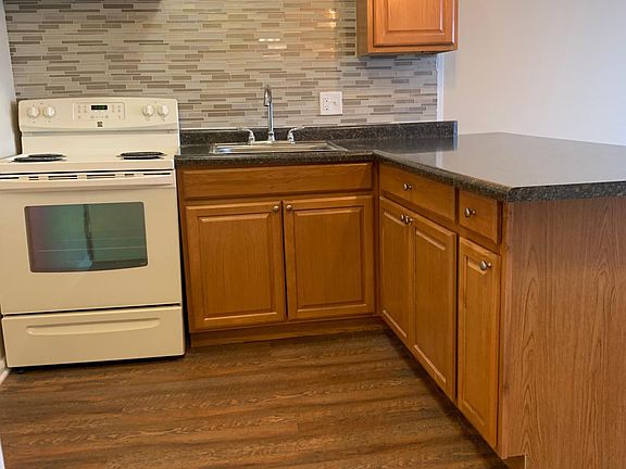 2nd image of 303 Superior Ave APT 16
