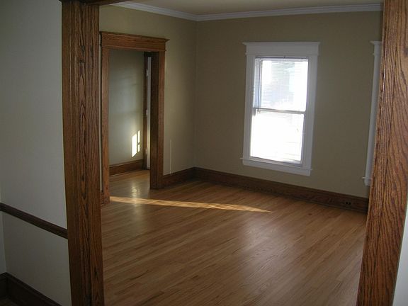 3rd image of 166 Malverne Dr #1
