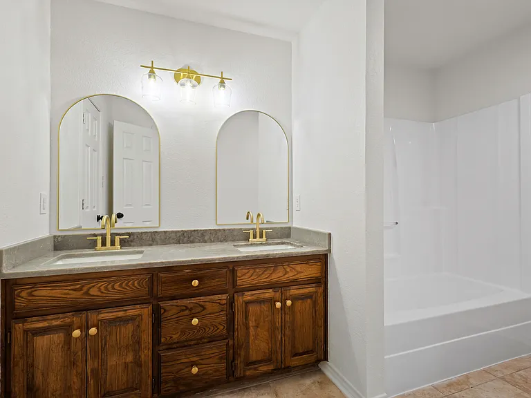 170 N Meadowbrook Dr — Photo 27
