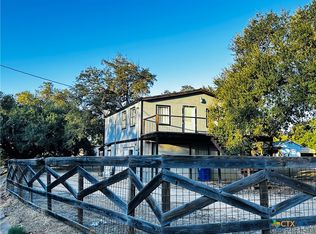 207 E Hugo St, Yoakum, TX 77995